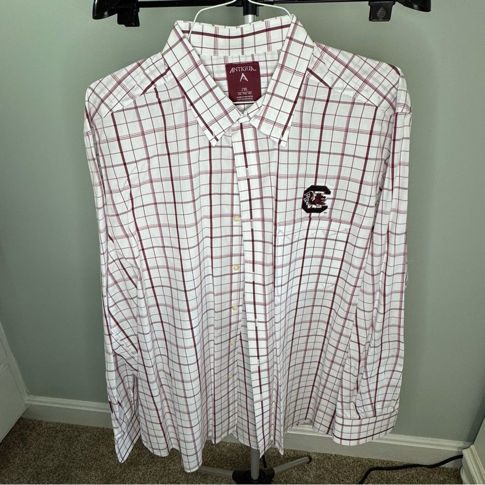 Antigua White and Red Casual Button Down Shirt